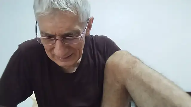 BIGUNCUTHARDCOCK 网络视讯表演