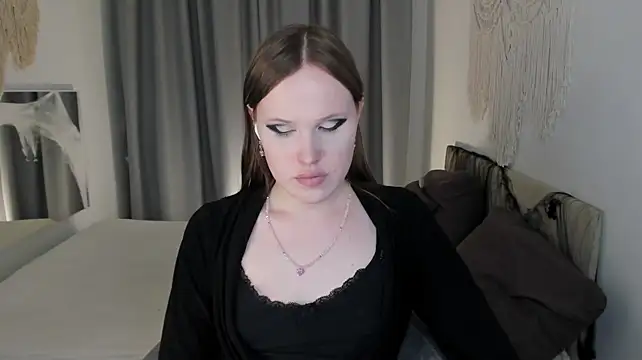 XXX chat uživo modela EffieMinki