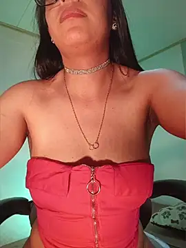 MiaStarts Adlı Modelin Canlı XXX Sohbeti