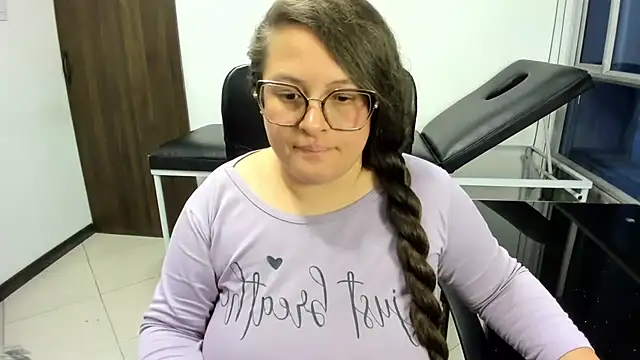 XXX chat uživo modela SaraThonson_