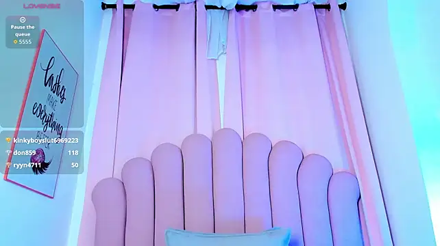 NicoleMadrirdのライブXXXチャット