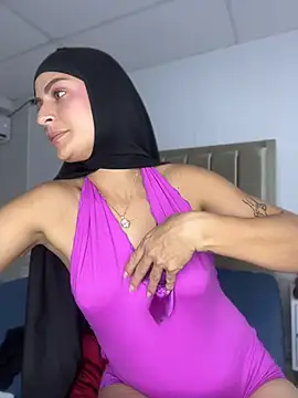 Онлайн чат XXX aisha_k