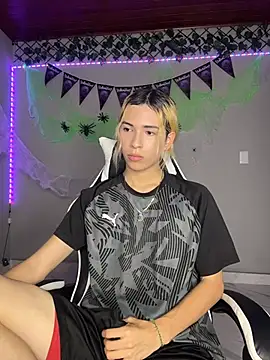 LarryCraftn Live XXX chat