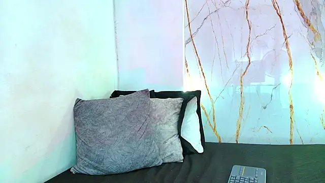 XXX chat uživo modela Emily_Carter11