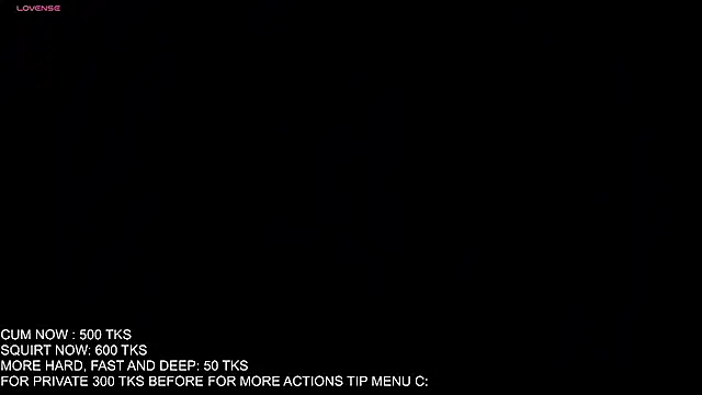 Chatroom XXX en direct de charlottee_white