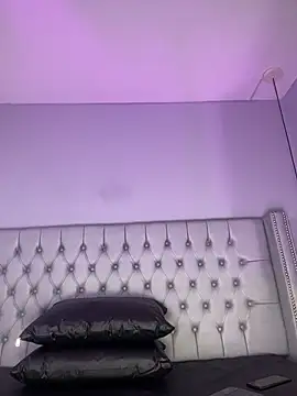 Chat +18 de Juli_saenz_ ao vivo