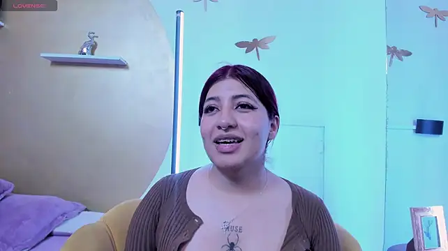 Chat +18 de Annie_Rusel ao vivo