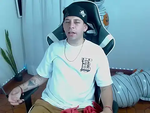 XXX chat uživo modela 420Liam