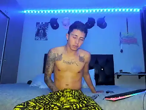 XXX chat uživo modela MarioBeckman