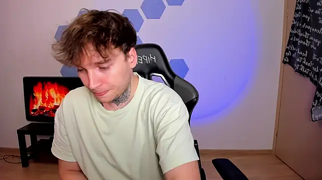 Chris_Tyson live XXX chat