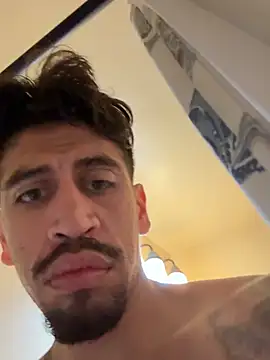SstraightattedlilDCumz Show in webcam