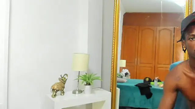 צ'אט XXX בשידור חי של Charliedamn