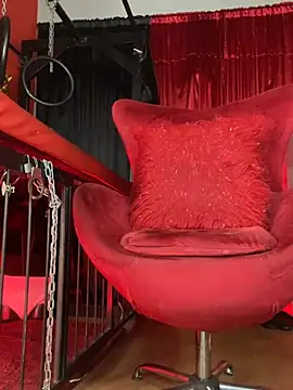 MistressAndre's Live XXX Chat
