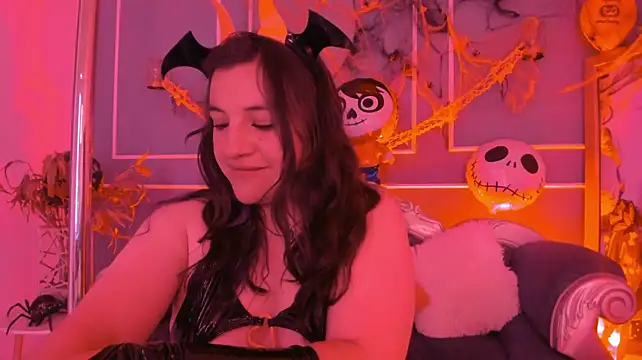 TaraTaylorr's Live XXX Chat