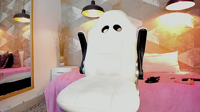 LalilaBrunettee live XXX chat