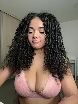 Curlyierr live XXX chat