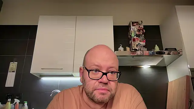 theitalianbear's Live XXX Chat