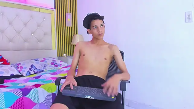 JustinSecret – Naživo XXX chat