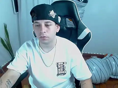 Živý XXX chat 420Liam