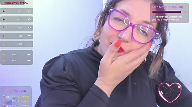 Chatroom XXX en direct de Naty_Mature_