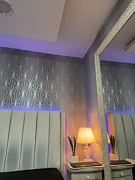 Mia-Medina Chat XXX live