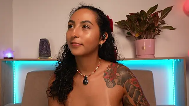 agatha_collins_ live XXX chat