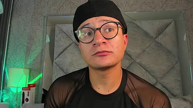 XXX chat uživo modela Hassbyd