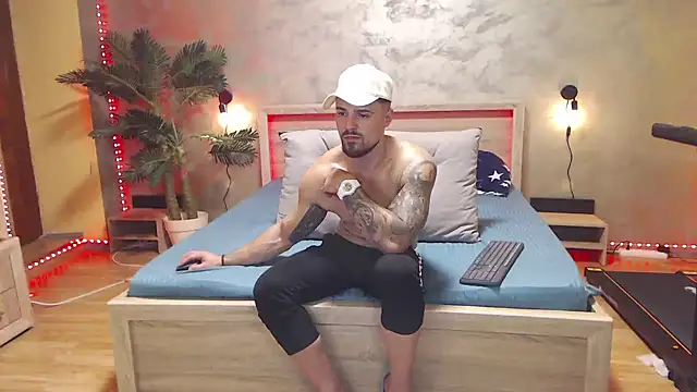 XXX chat uživo modela Tiberius_hunk