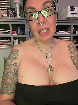 dieseldame1313 Chat XXX live
