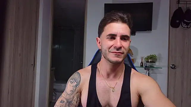 Latino_stud4u live XXX chat