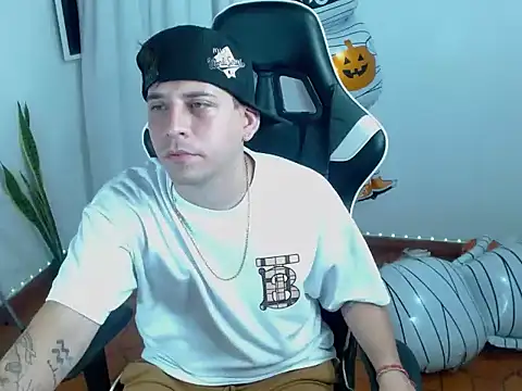 420Liam Show in webcam