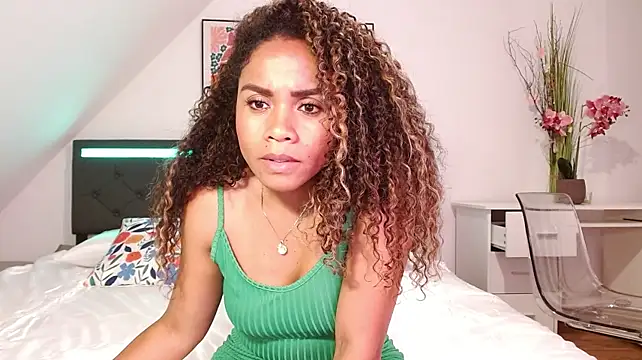 Chatroom XXX en direct de Valentina-Ferrer