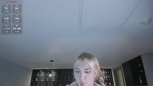NiaHolland live XXX chat