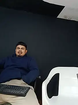 DickMasterfindom élő XXX-chatje