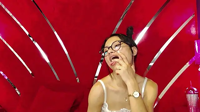 MayaLeey XXX чат на живо