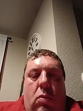 צ'אט XXX בשידור חי של bigguymassage