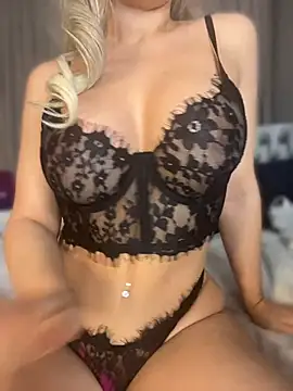 Chat +18 de PinaColaBoom ao vivo