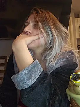 Czat XXX na żywo – ScarletsWeb