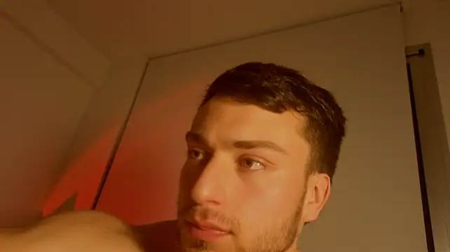 Benicio07 élő XXX-chatje