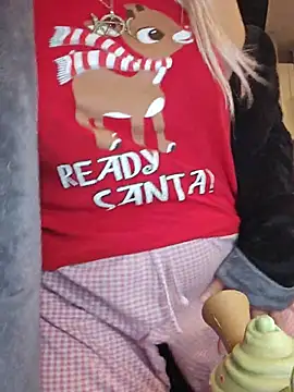 ScarletsWeb live XXX chat