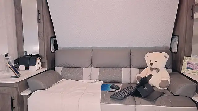 Hotbeebee Chat XXX live
