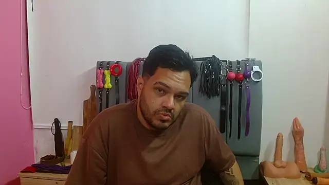 Alejandro_bdsm live XXX chat