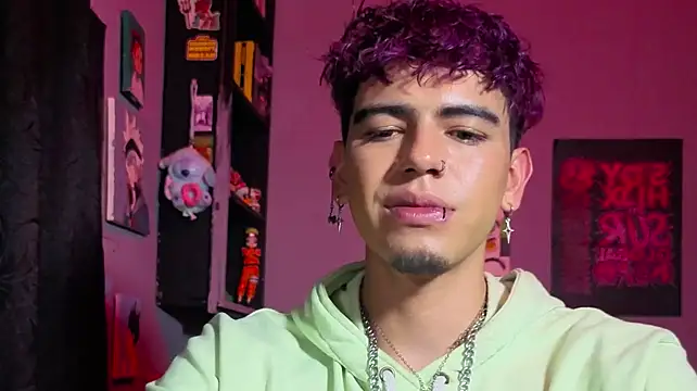 Pokazy przed kamerką – MikeyKuro