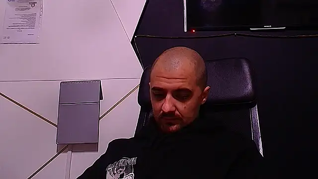 Chatroom XXX en direct de JamesMyerss