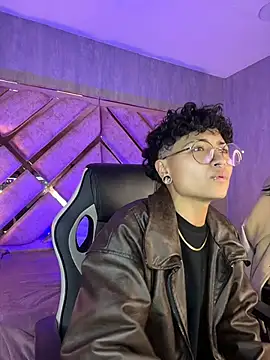 Chat +18 de ian_mathias_ ao vivo