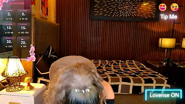 Chatroom XXX en direct de HorseCockDivine
