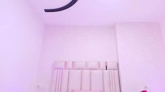_carolina_fox Adlı Modelin Canlı XXX Sohbeti