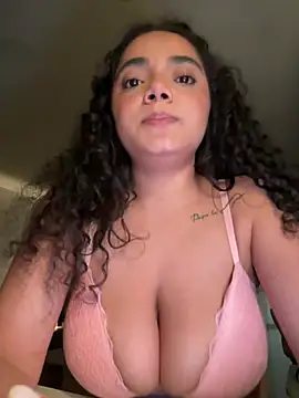 Chat +18 de Curlyierr ao vivo