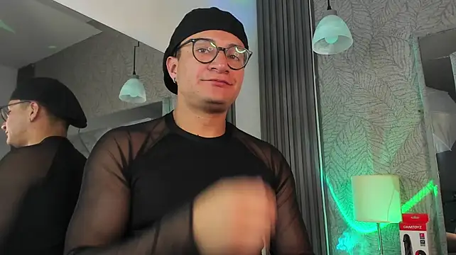 Chat XXX ao vivo de Hassbyd