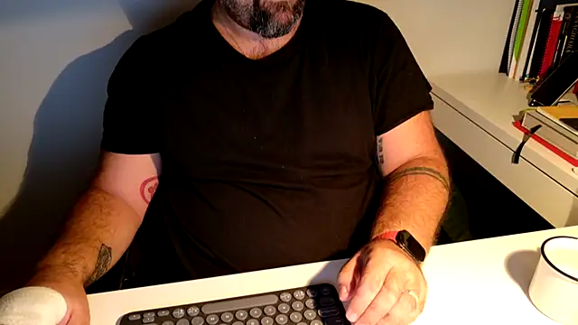 Chat XXX ao vivo de BearOfficer